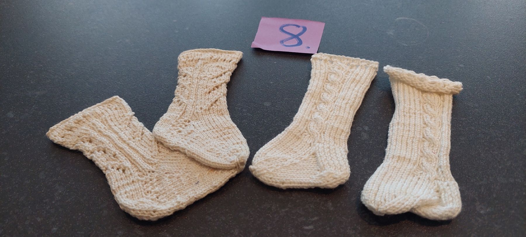 Bambole: 2 paar neue handgestrickte Puppensocken – Nuovo (secondo la descrizione) da Muri AG venduto da nindo1 7