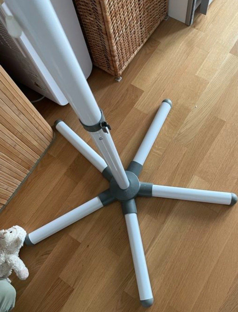 Reer Radiatori: Reer Heizstrahler mit Ständer – Nuovo (secondo la descrizione) da Regensdorf venduto da PDDM 1