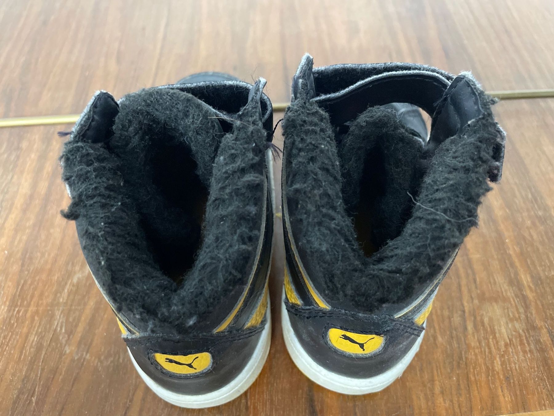Puma Scarpe per ragazzi: Gefütterte PUMA Sneaker Gr. 23 – Usato da Frasnacht venduto da GracyStore 3