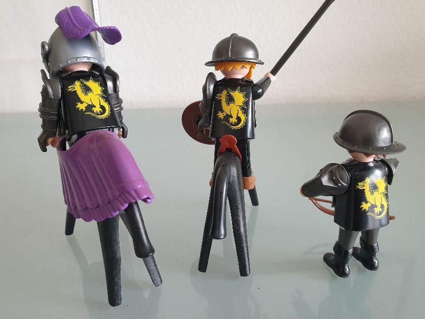  Playmobil - 3 Ritter & 2 Pferde aus den 1990 Jahren 