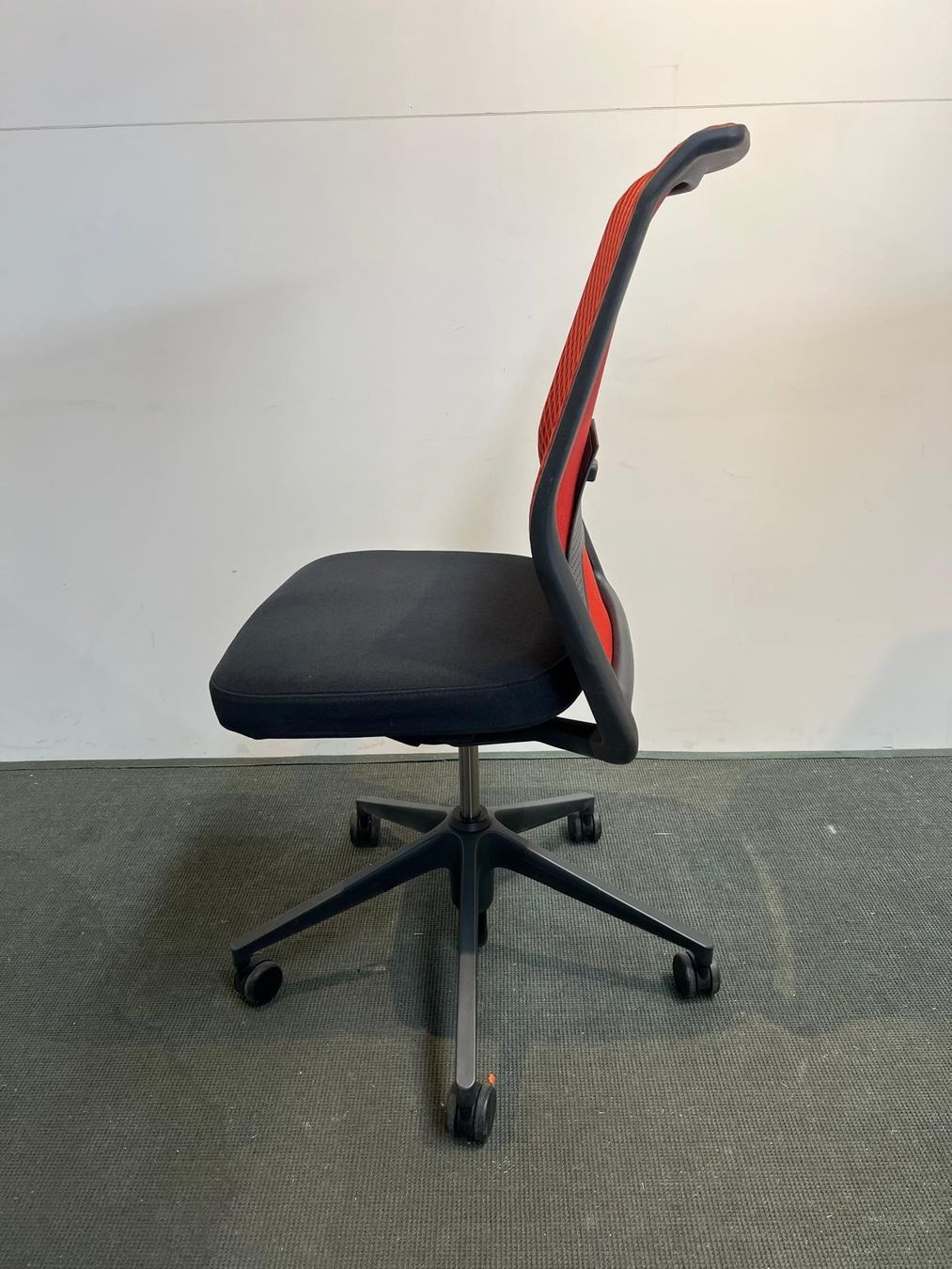 Vitra Stühle: Bürostühle der Marke VITRA – Neu (gemäss Beschreibung) aus Wangen an der Aare von THJEJA 3
