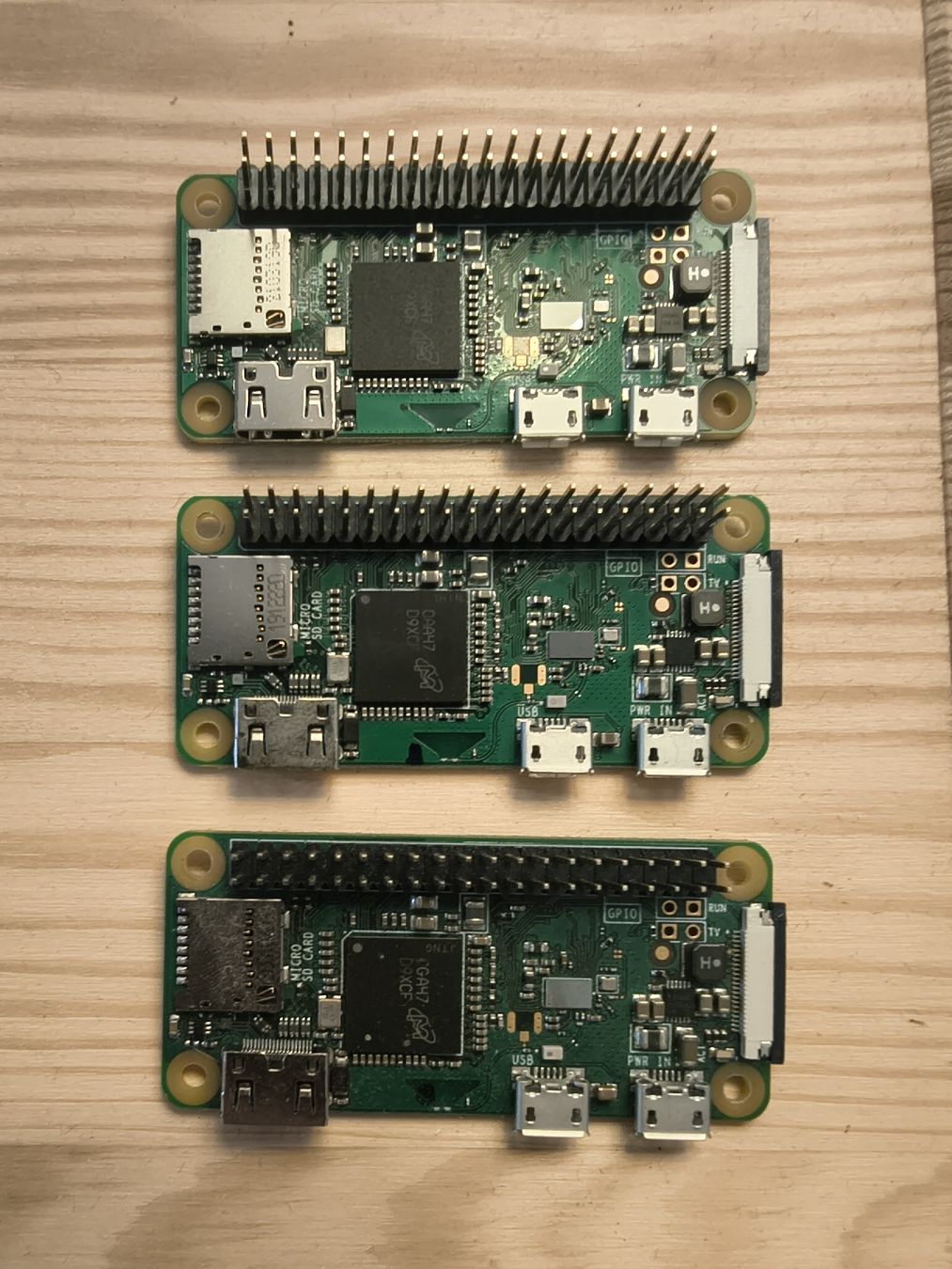 Raspberry Pi PC: 3x Raspberry Pi Zero WH Einplatinencomputer – Usato da Wettingen venduto da Fredlik