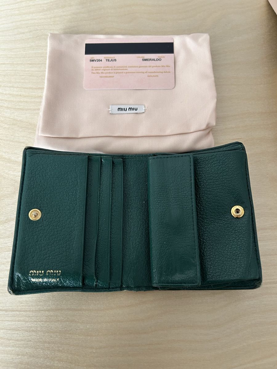 Miu Miu Portemonnaies: Porte monnaie Miu Miu vert émeraude  – D'occasion à Lausanne par liu7 4