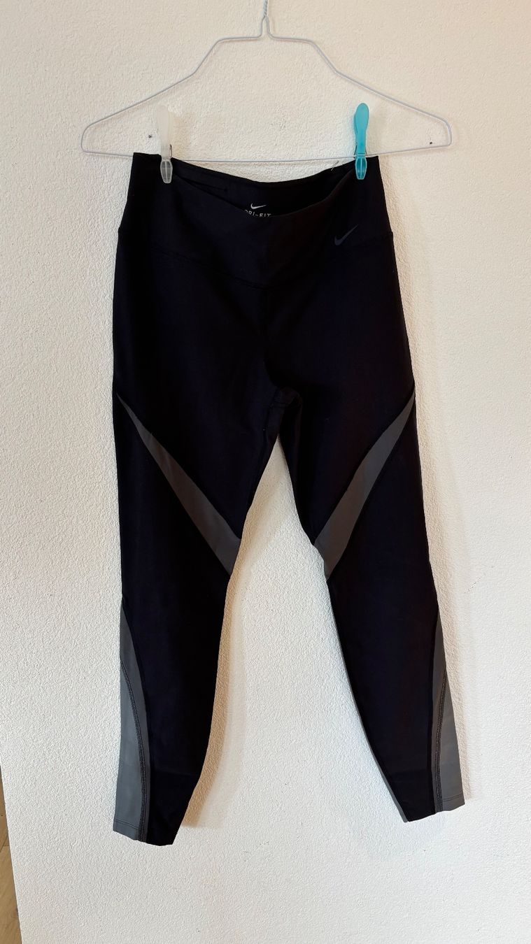 Nike Leggings: Nike Dryfit Leggins – Usato da Uitikon Waldegg venduto da Thefateofophelia