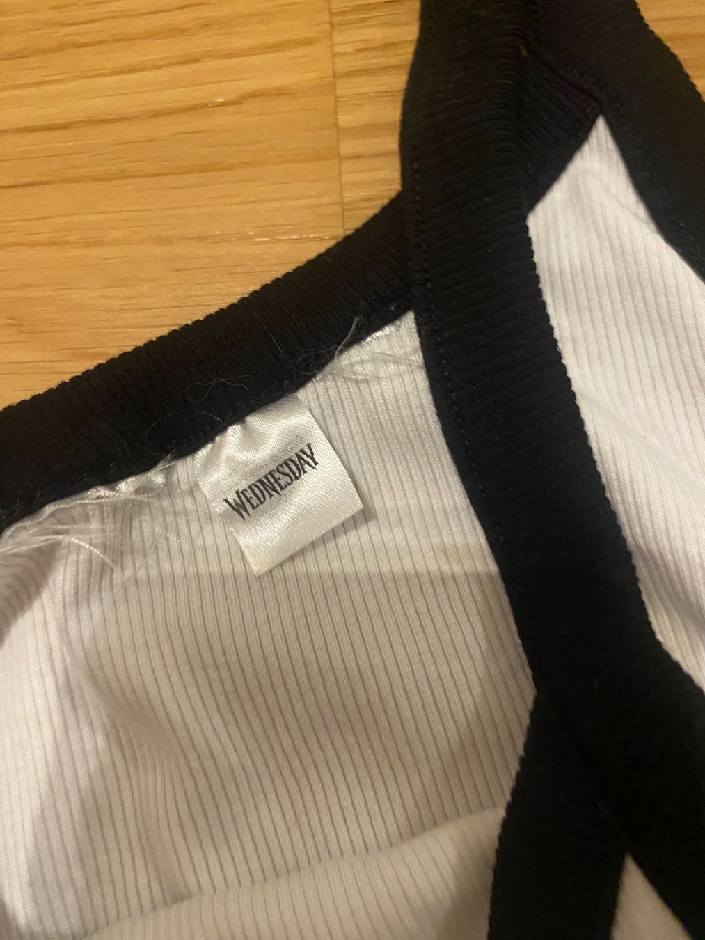 H&M Blusen, T-Shirts & Tops: Wednesday Top – Gebraucht aus Pfeffingen von Marc4148 1