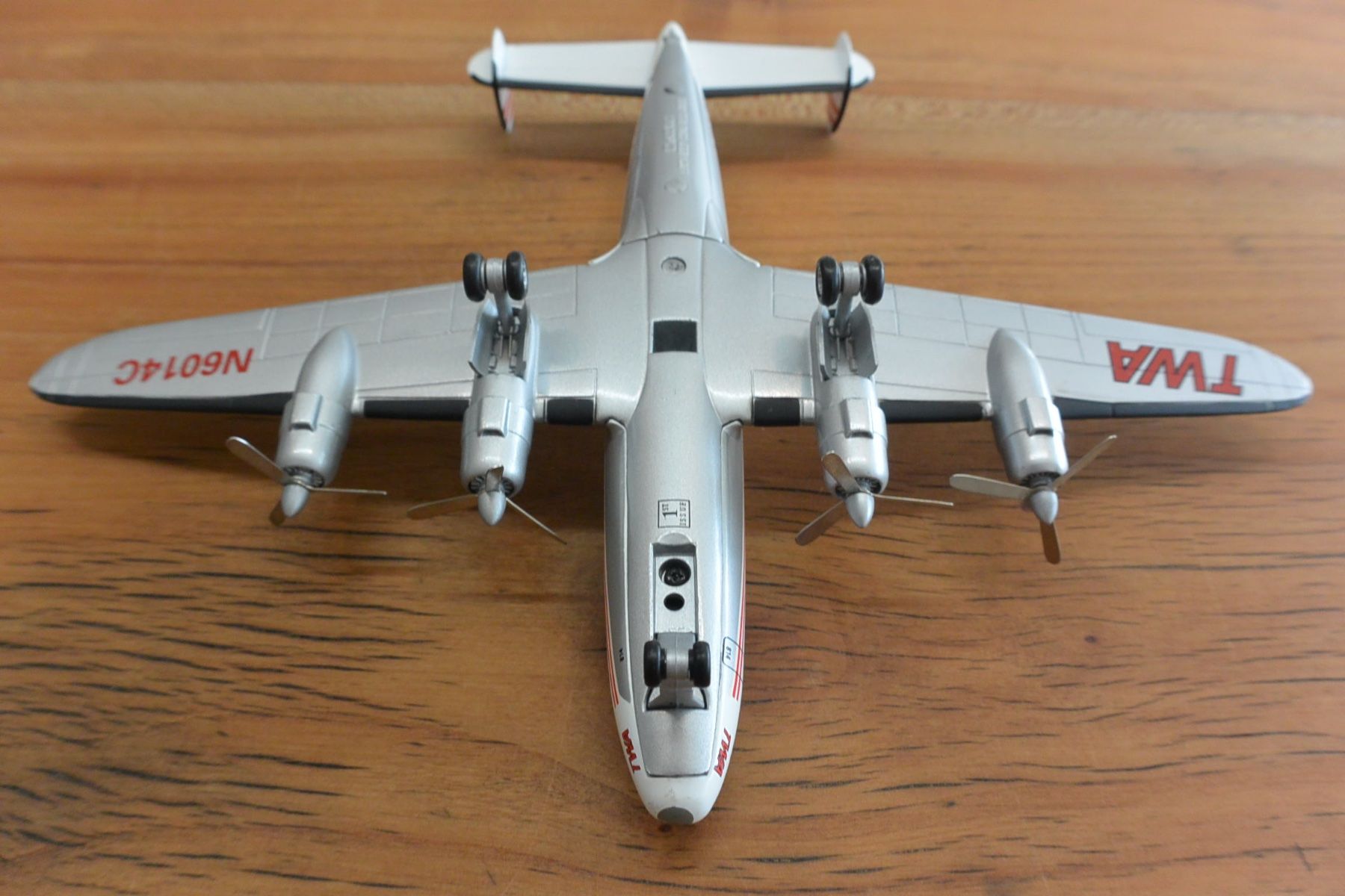 Lockheed Kits de montage: Flugzeugmodell "TWA" Lockheed Constellation – D'occasion à Meilen par stocki56 4