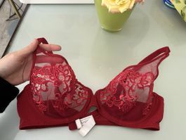 Soutien-gorge Simone Pérèle rouge, taille 85B, dentelle!