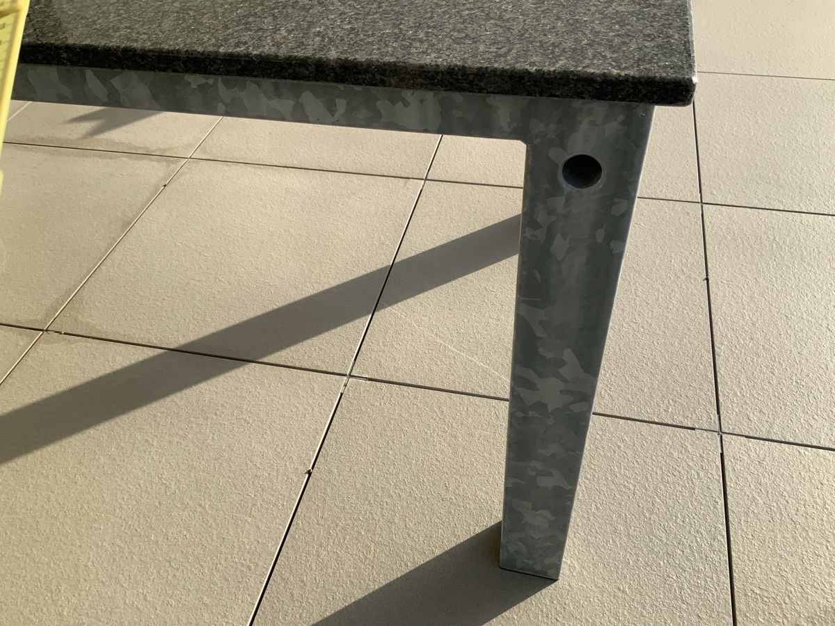Tables: Gartentisch mit Granit Tischplatte – Neuf (Voir description) à Zürich par Aqua2 2
