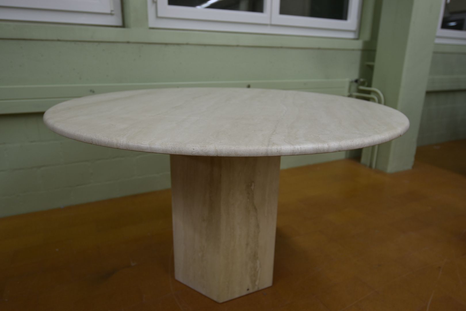 Tavoli: Designer Tisch aus Travertin – Usato da Lichtensteig venduto da Polsterwerk 1