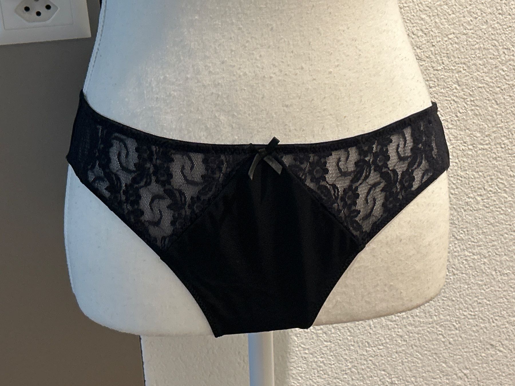 Altra biancheria intima: 2x Damen Slip Schwarz mit Spitzen – Usato da Brunnen venduto da Nala2929