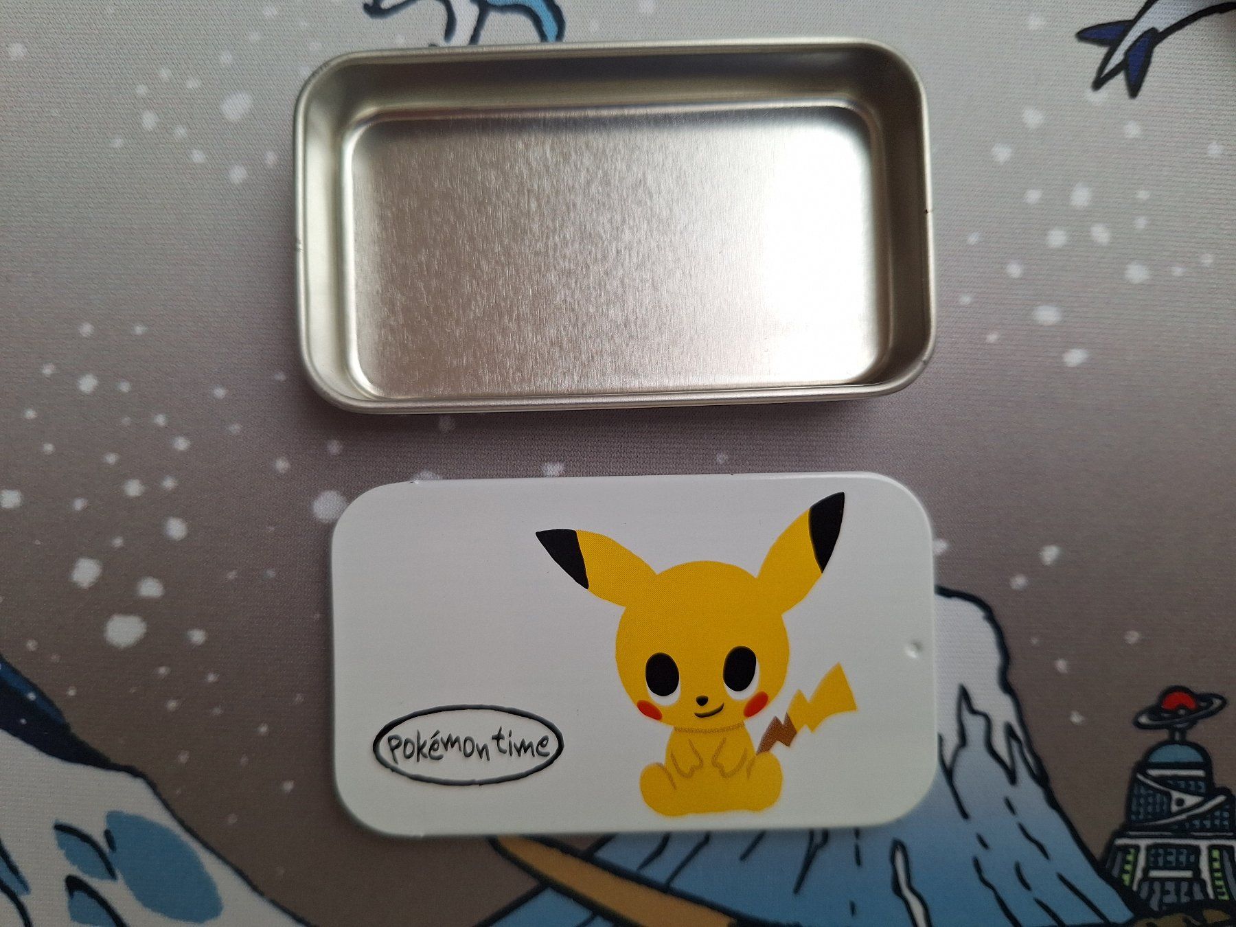 Pokémon Carte collezionabili: Pokemon Center Tins: Pikachu, Skiploom, Sneasel – Usato da Spreitenbach venduto da misi.m 2