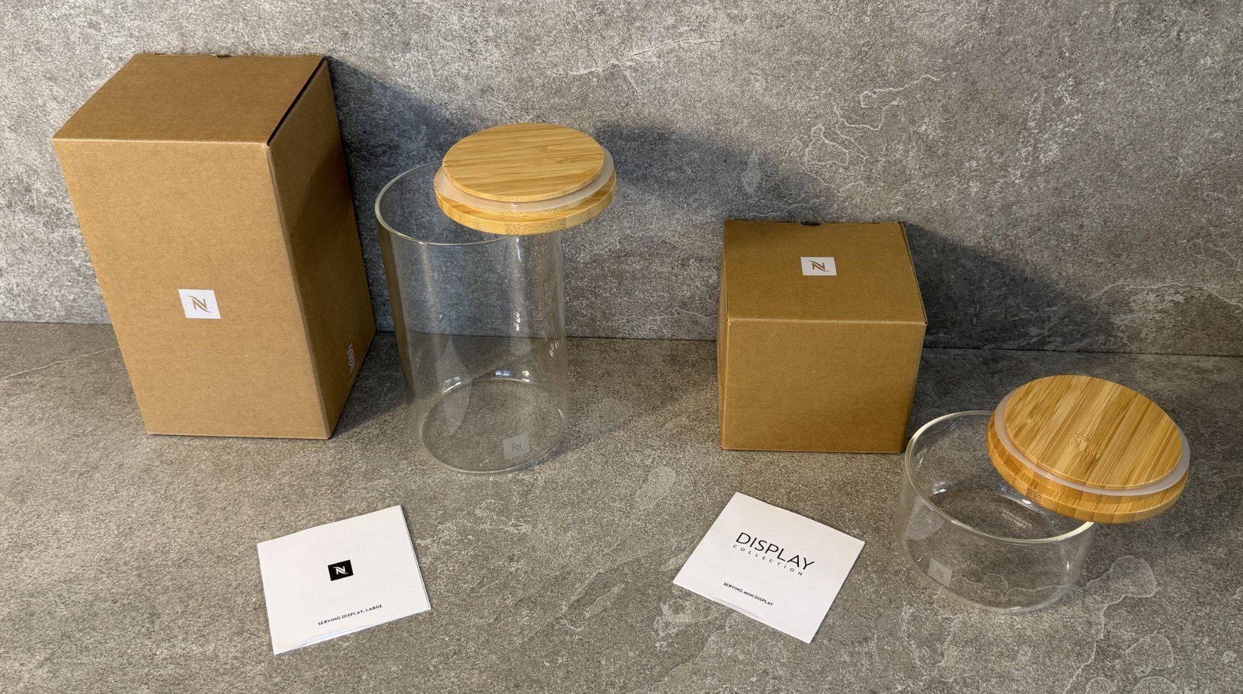 Nespresso Bicchieri: NESPRESSO: 2 Glasbehälter mit Deckel ... – Nuovo e nell'imballaggio originale da Klosters venduto da ClodiKL 2