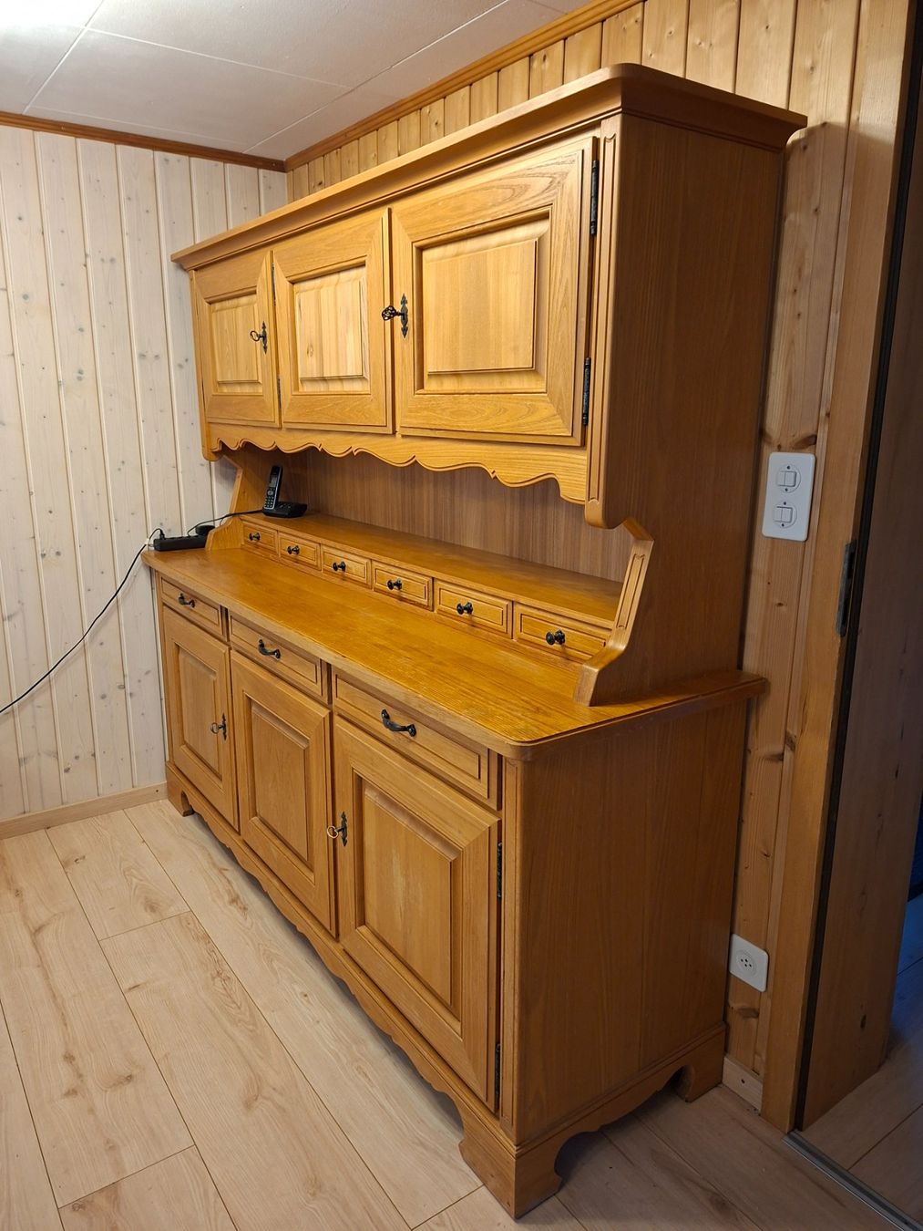Büffets: Holzbüffet mit Echtholzfurnier – Gebraucht aus Ried Muotathal von Muugi 5