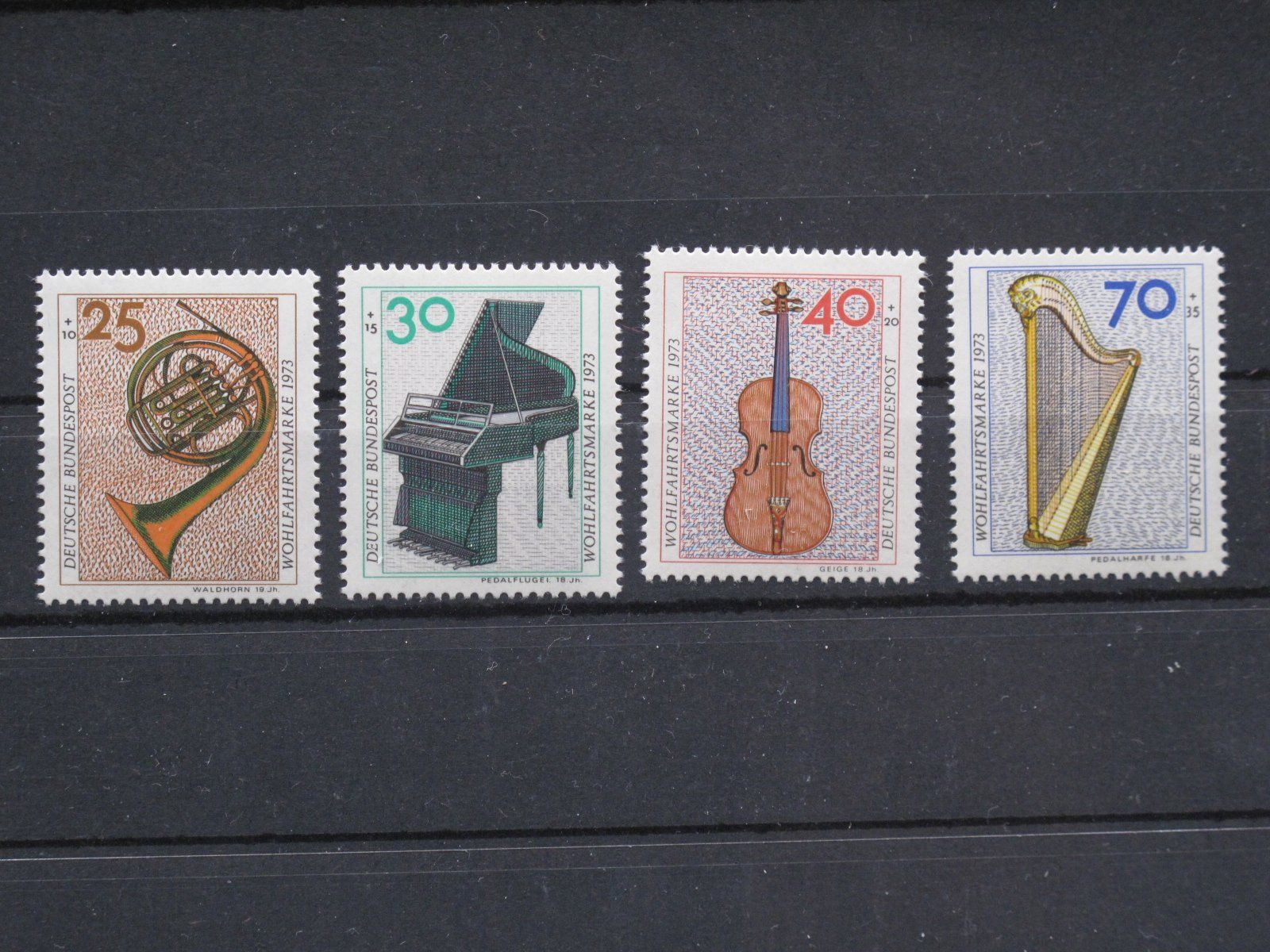 Tutti i francobolli: BRD 1973 Musikinstrumente ** – Usato da Wil SG venduto da fva01