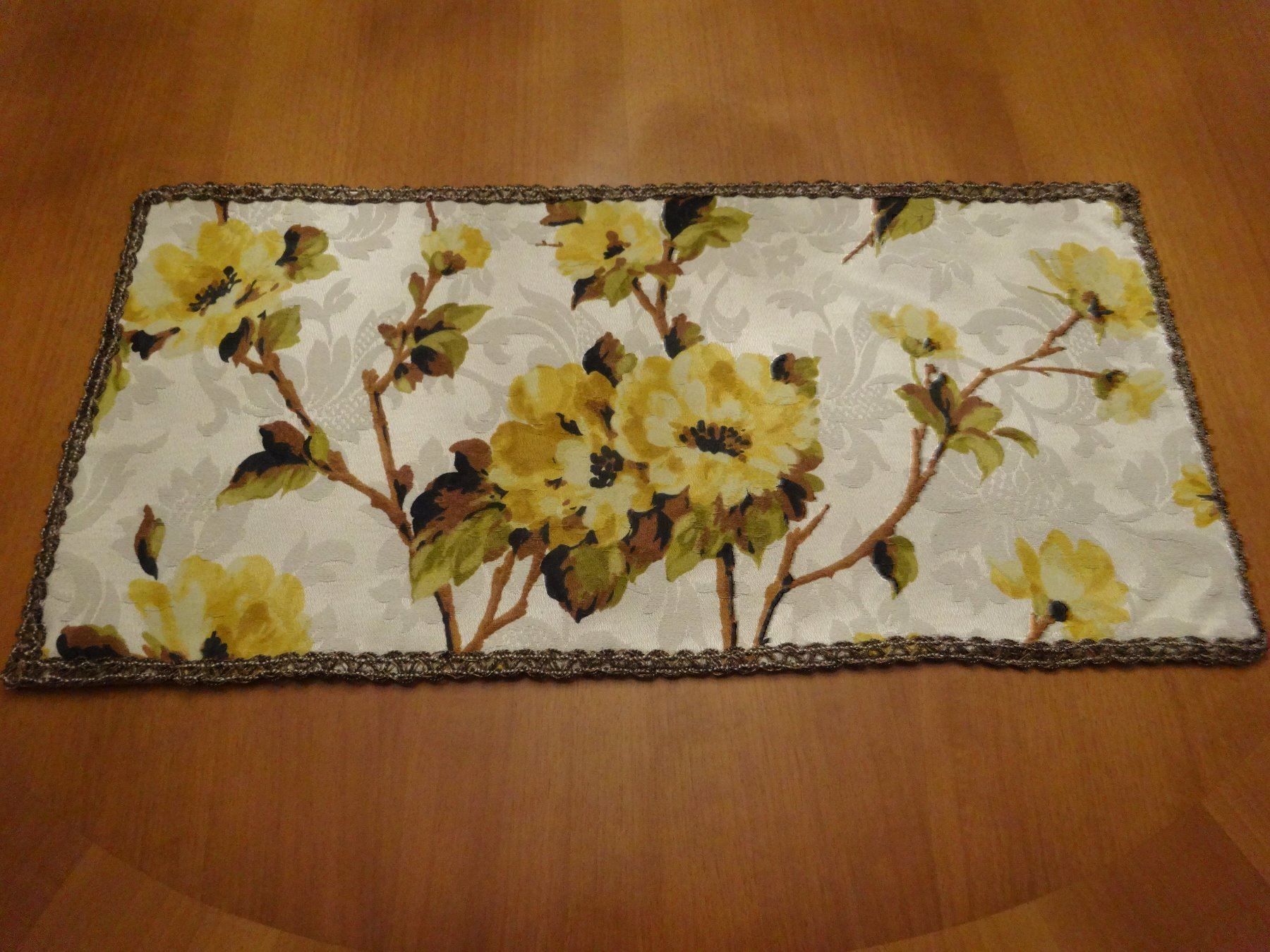 Toutes les décorations: Napperon satin tissé – Neuf avec emballage d'origine à Biel/Bienne par milamila02