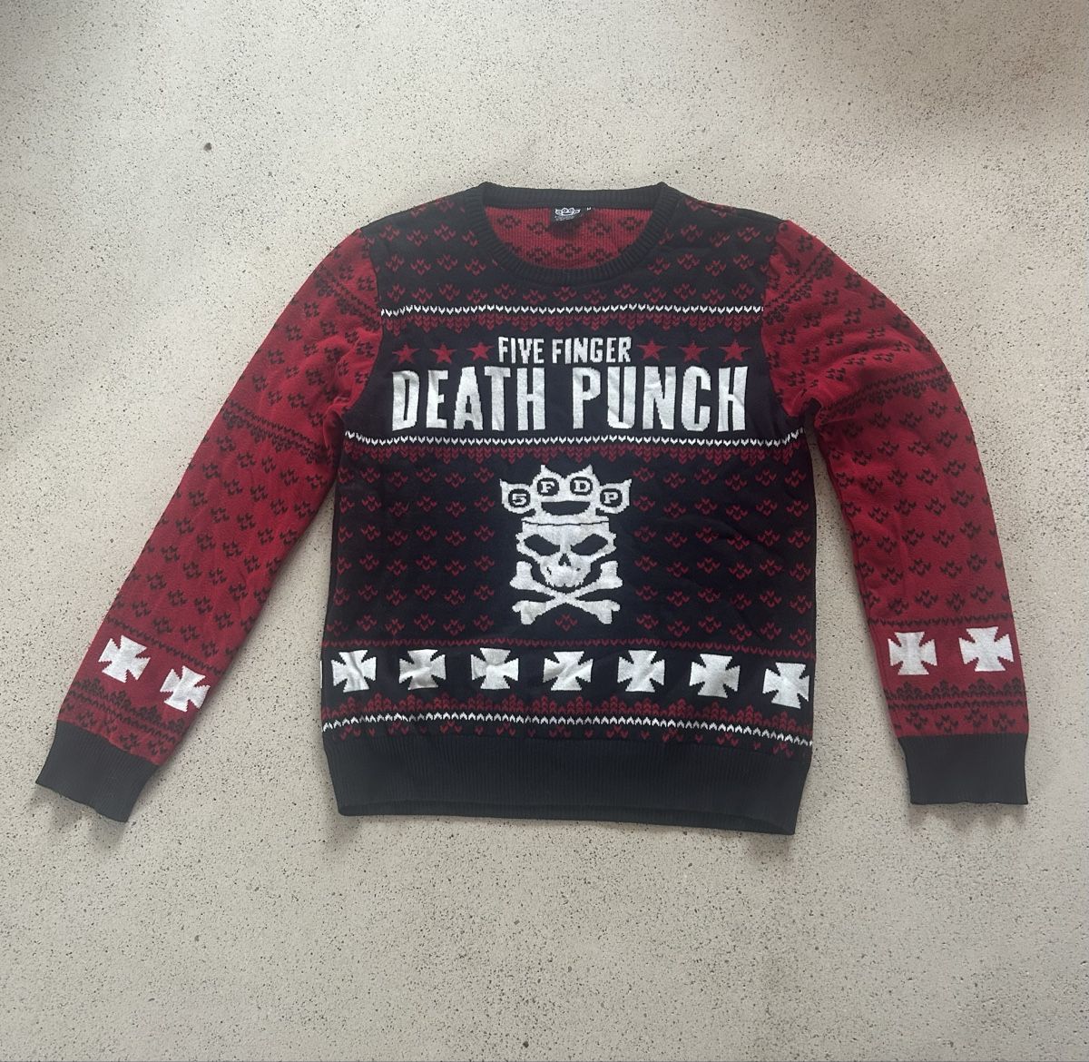 Pullover & Sweatshirts: Five Finger Death Punch Weihnachtspullover – Gebraucht aus Wolfhausen von eil_jc5j