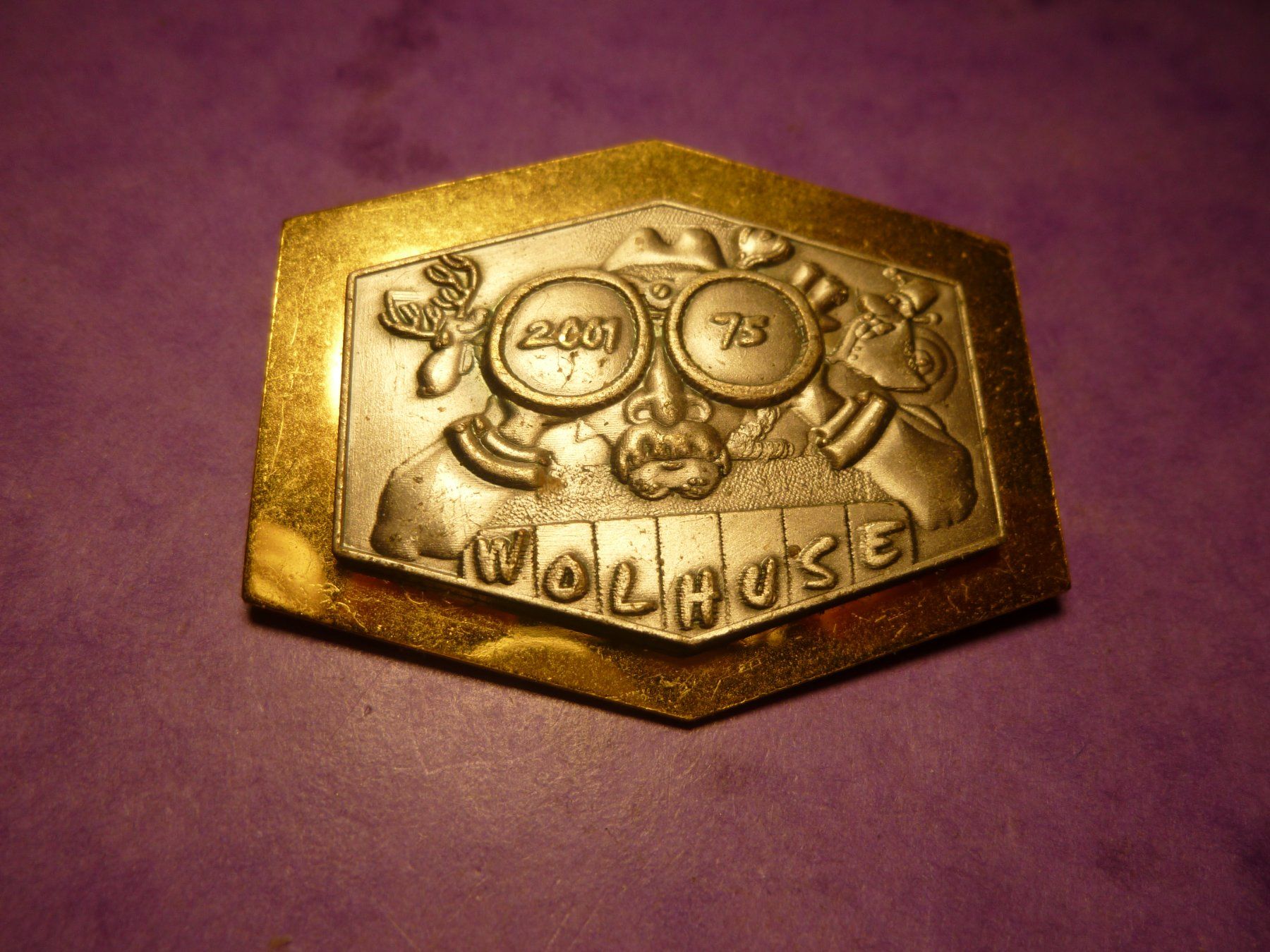 Plaketten & Abzeichen: WOLHUSE 2001 GOLD – Gebraucht aus Ried (Muotathal) von Mandarin02