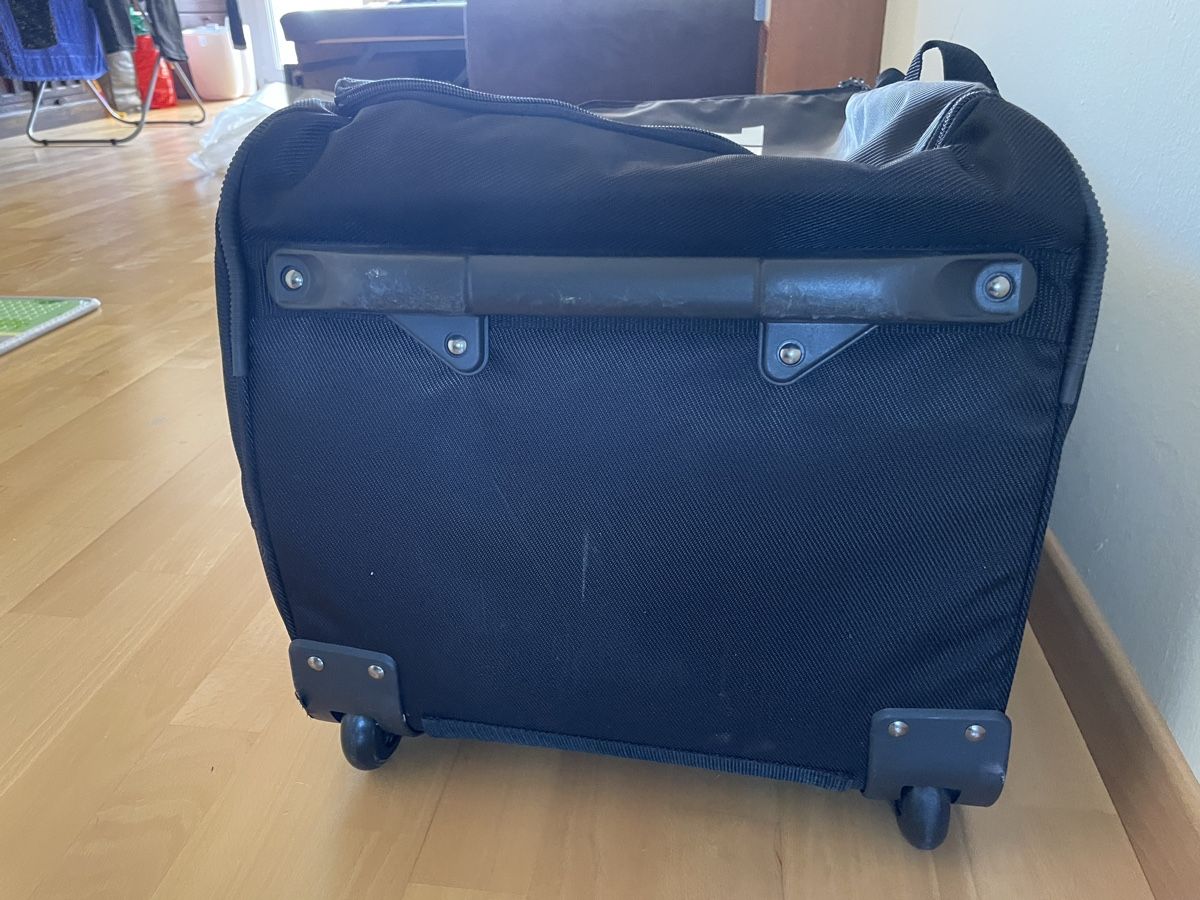 Valigie & Borse: Wilson Trolley Bag – Nuovo (secondo la descrizione) da Meilen venduto da val_tsv8 3