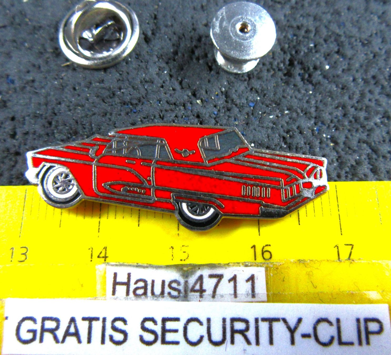 Ford Plaketten & Abzeichen: FORD THUNDERBIRD ROT AUTO PIN ENAMEL MIT SECURITY-CLIP – Gebraucht aus Ettingen von Hausi4711