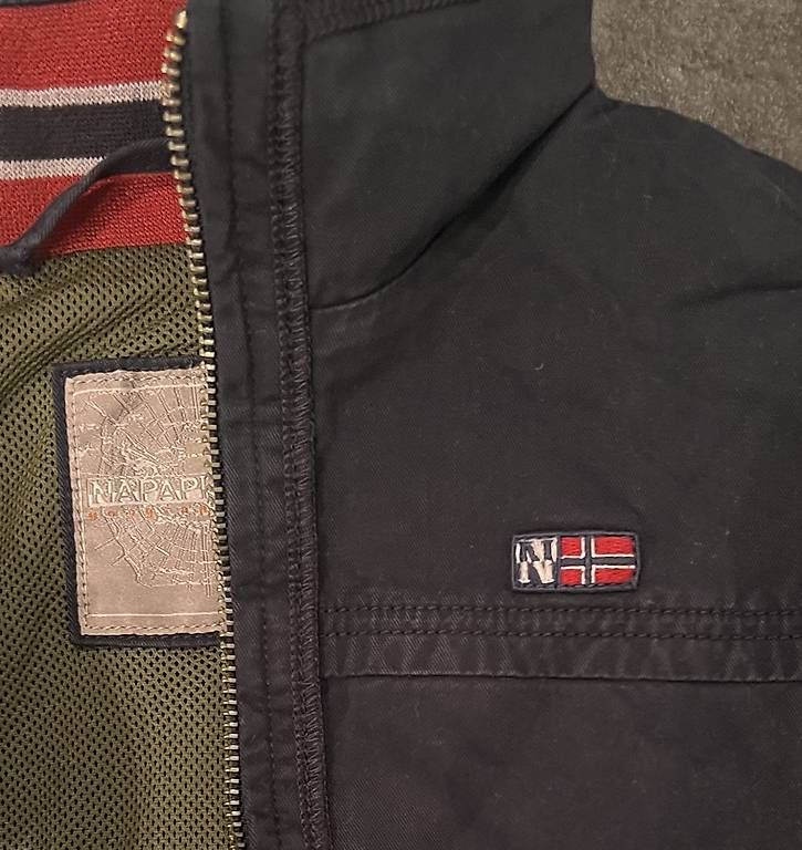 Giacche & Cappotti: Leichte Jacke von Napapijri Gr.140  – Usato da Kilchberg ZH venduto da SyFo286 1