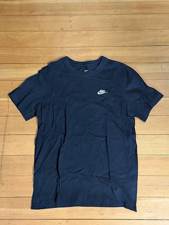 NIKE T-SHIRT SCHWARZ