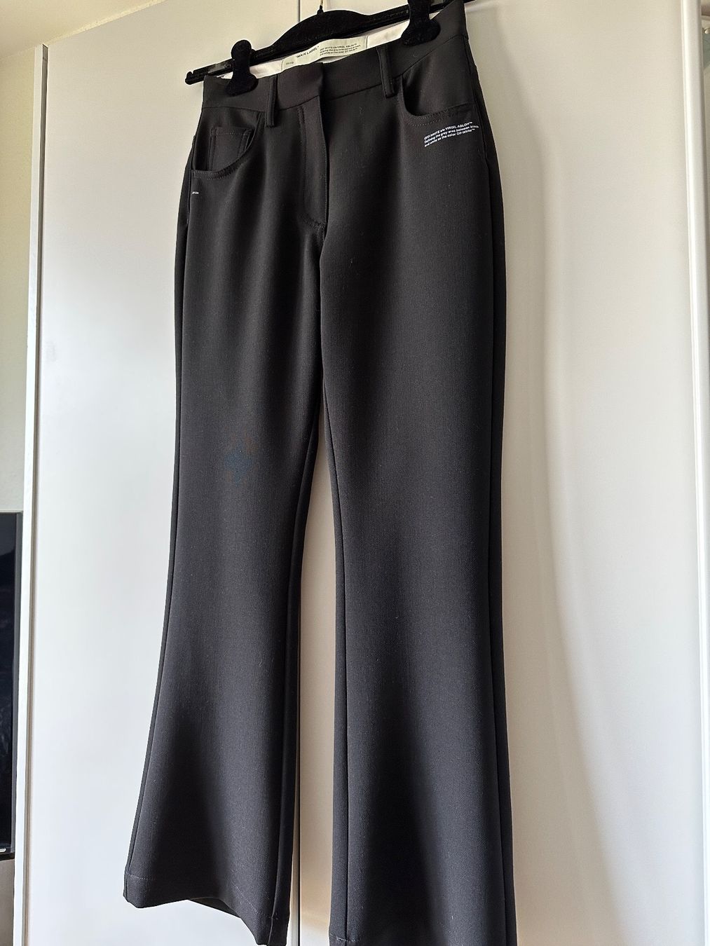 Off-White Pantaloni: Off White black tailored pants – Nuovo (secondo la descrizione) da Genève venduto da kam_m6mq 2