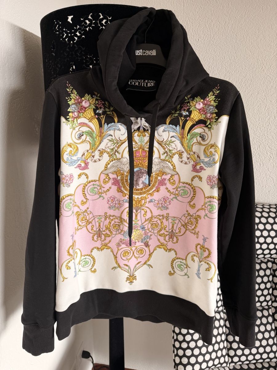 Versace Pullover & Sweatshirts: Versace Jeans Couture Hoodie, Size M – Gebraucht aus Zürich von Vikkinikki