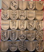 Schweizer Kantonswappen – geschnitzte Holztafel (25 Kantone)