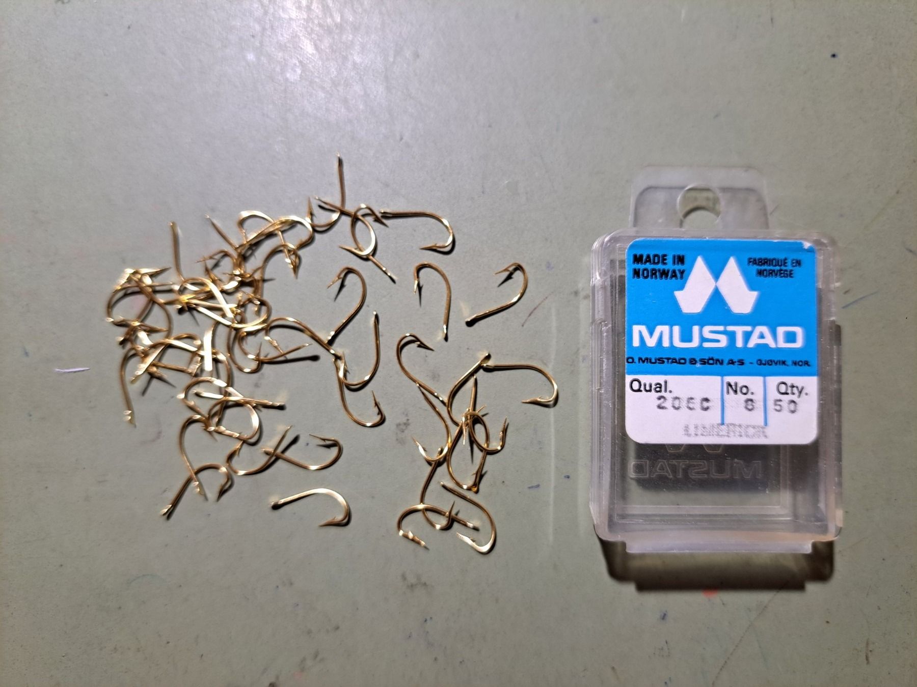 Amplificatori: 50 Mustad 206 C n° 8 – Nuovo e nell'imballaggio originale da Fribourg venduto da versus702