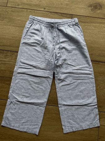 gestreifte Stoffhose
