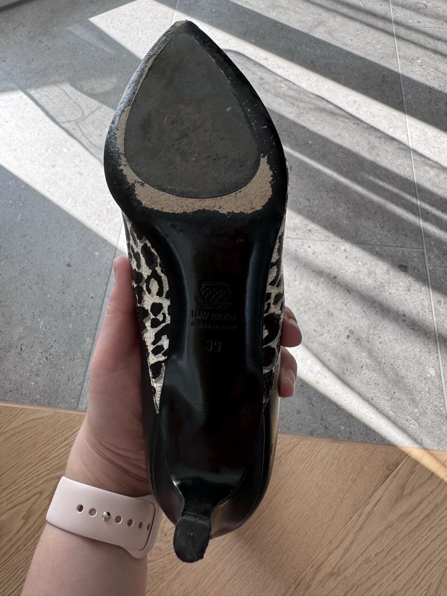 Navyboot Chaussures femmes: Pumps schwarz/leo Grösse 39 – D'occasion à St. Gallen par anjamik 5