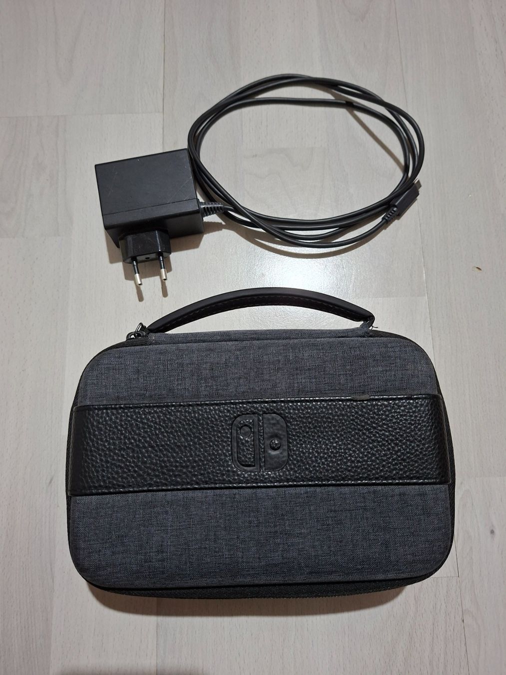 Nintendo Konsolen: Nintendo Switch + 4 jeux, une manette... – Gebraucht aus Valeyres-sous-Rances von gegg 8