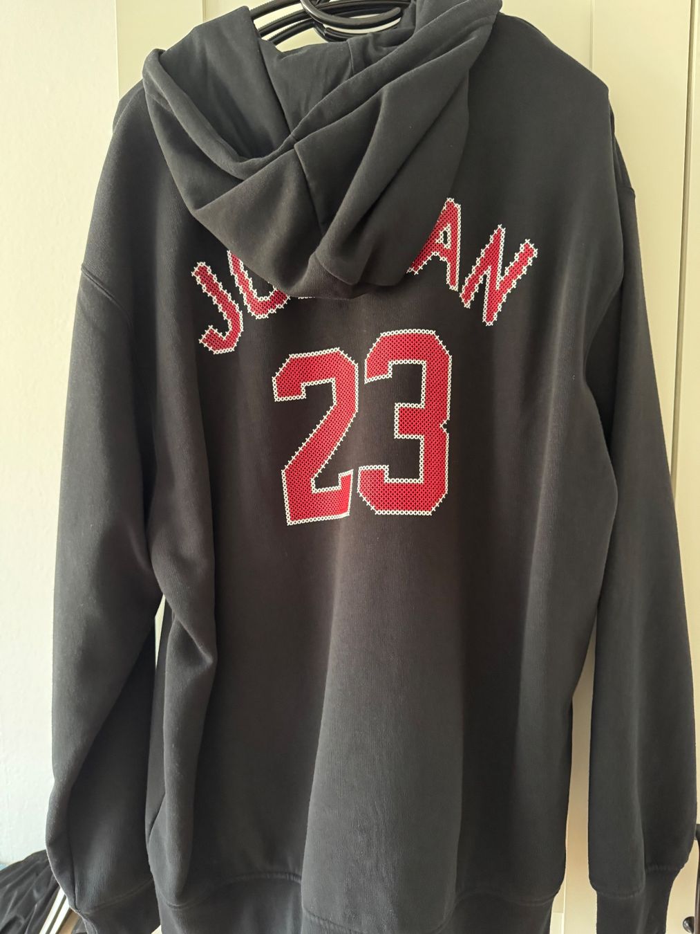 Jordan Maglioni & Felpe: Jordan schwar rot Hoodie – Usato da Flamatt venduto da Gamer1991 1