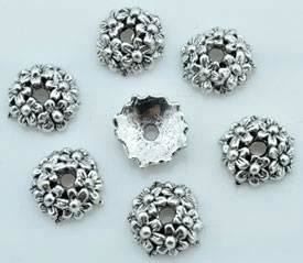 Perle (finte): 3 Perlkappen Blumenbouquet  11mm – Nuovo (secondo la descrizione) da Alpnachstad venduto da perlengaby 1