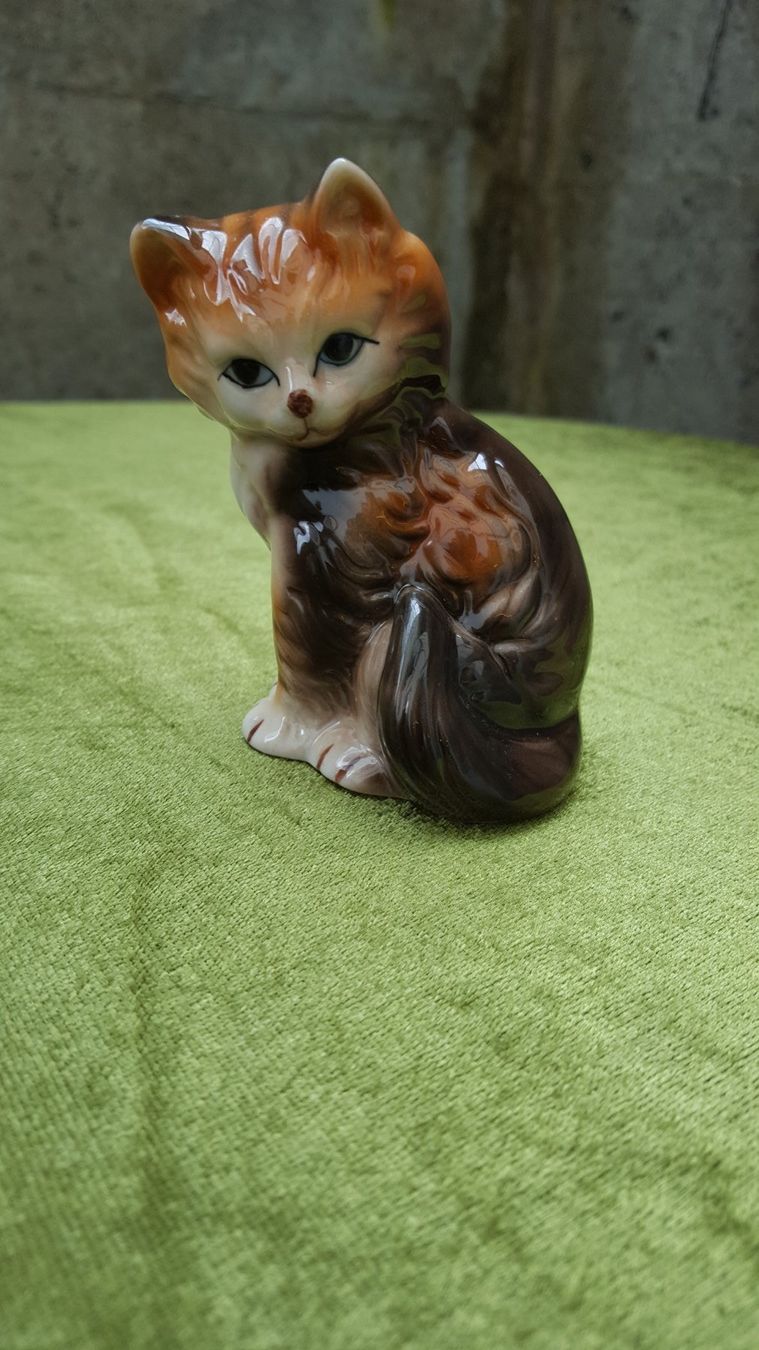 Figuren: Katze aus Porzellan – Gebraucht aus Reinach von 3Guggerli 2