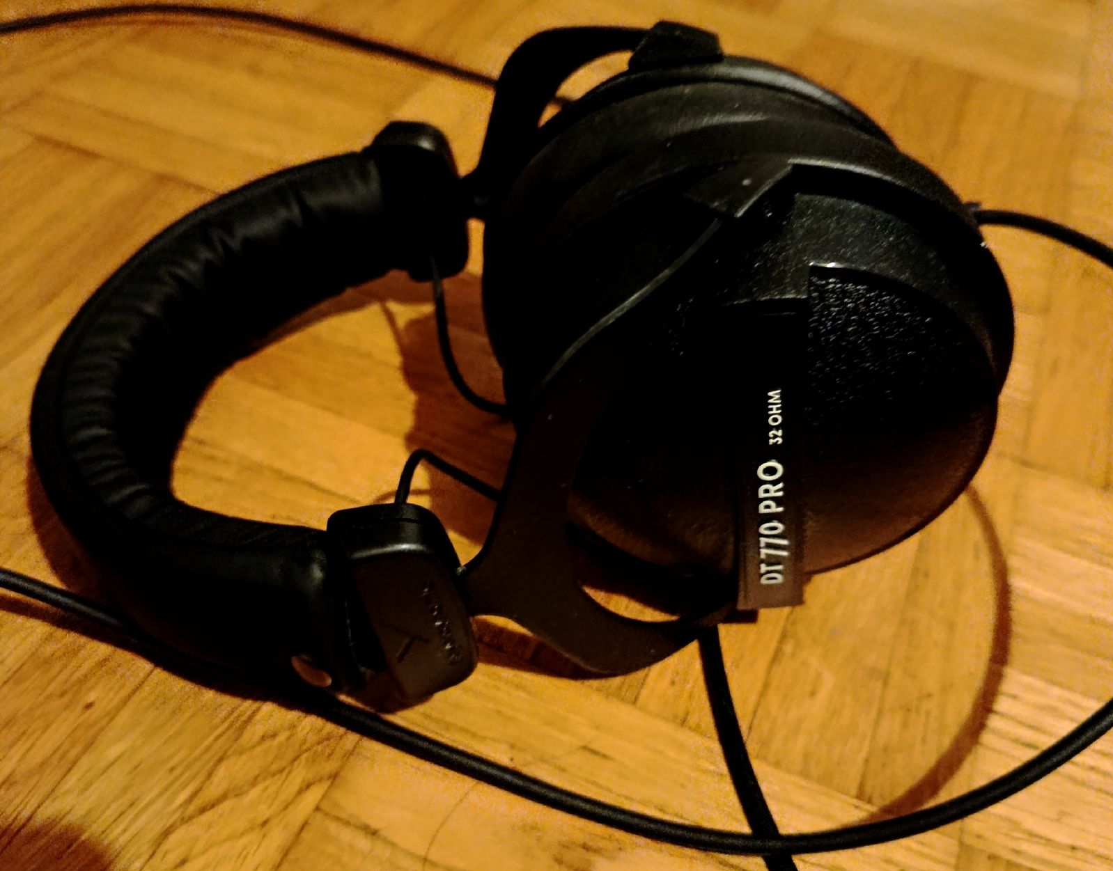 Beyerdynamic Cuffie: Casque audio Beyerdynamic DT 770 Pro 32 Ohm – Nuovo (secondo la descrizione) da Les Acacias venduto da Dame_Shakti 1
