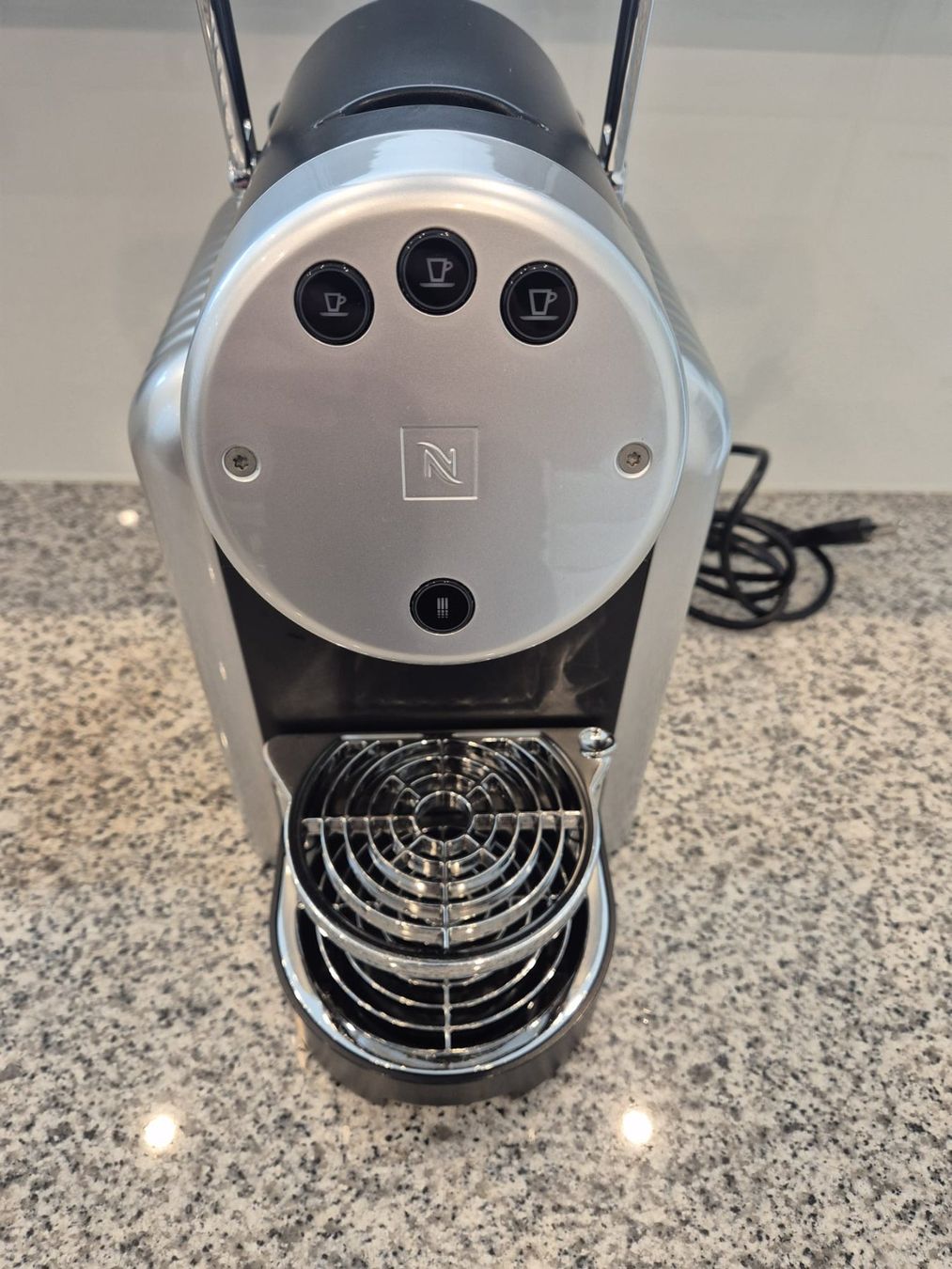 Nespresso Macchine per caffè & Macchine per espresso: NESPRESSO Zenius ZN100 Pro & Kapselhalter inkl 225 Kapsel – Usato da baar venduto da Autumvibes 5