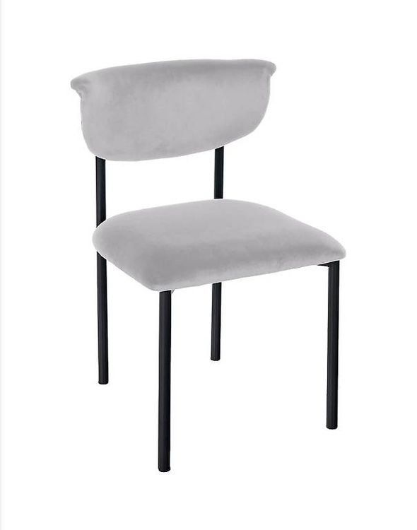 Chaises: Samtsühle 2 Stück von Home24 - NP CHF 98.- – Neuf avec emballage d'origine à Glattbrugg par Ariel012 1