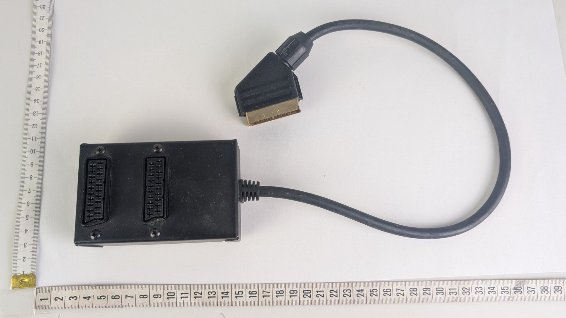Unità & Adattatore: SCART Verteiler - 2 Anschlüsse – Usato da Zürich venduto da axolottchen 1