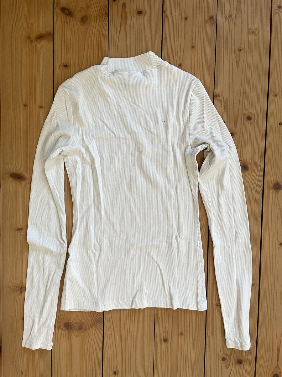 Weekday Tops: Langarm Shirt Weekday – D'occasion à Winterthur par lynn.n7 2