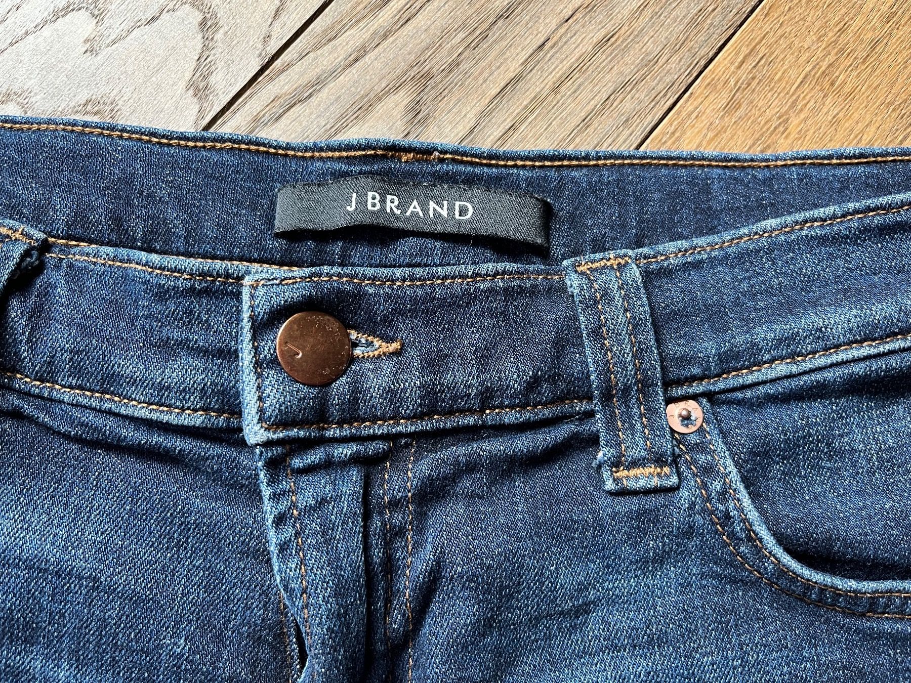 Hosen: J BRAND Cut Off Shorts – Gebraucht aus Zürich von Danielan0 4
