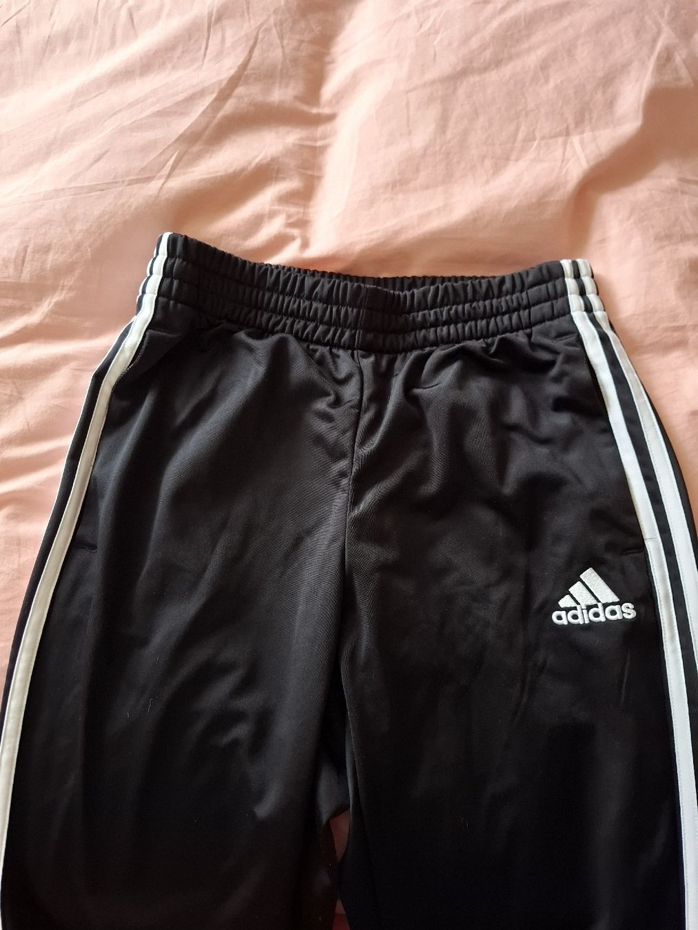 Adidas Lotti & Set di vestiti: Lot de 2 jogging Adidas noires – Usato da Biel/Bienne venduto da Lionne72 2