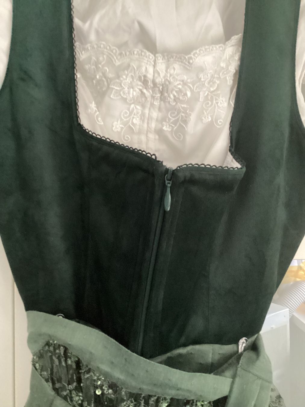 Krüger Robes: Trachtenmode Dirndl – D'occasion à Niederglatt ZH par SylvieVol 8