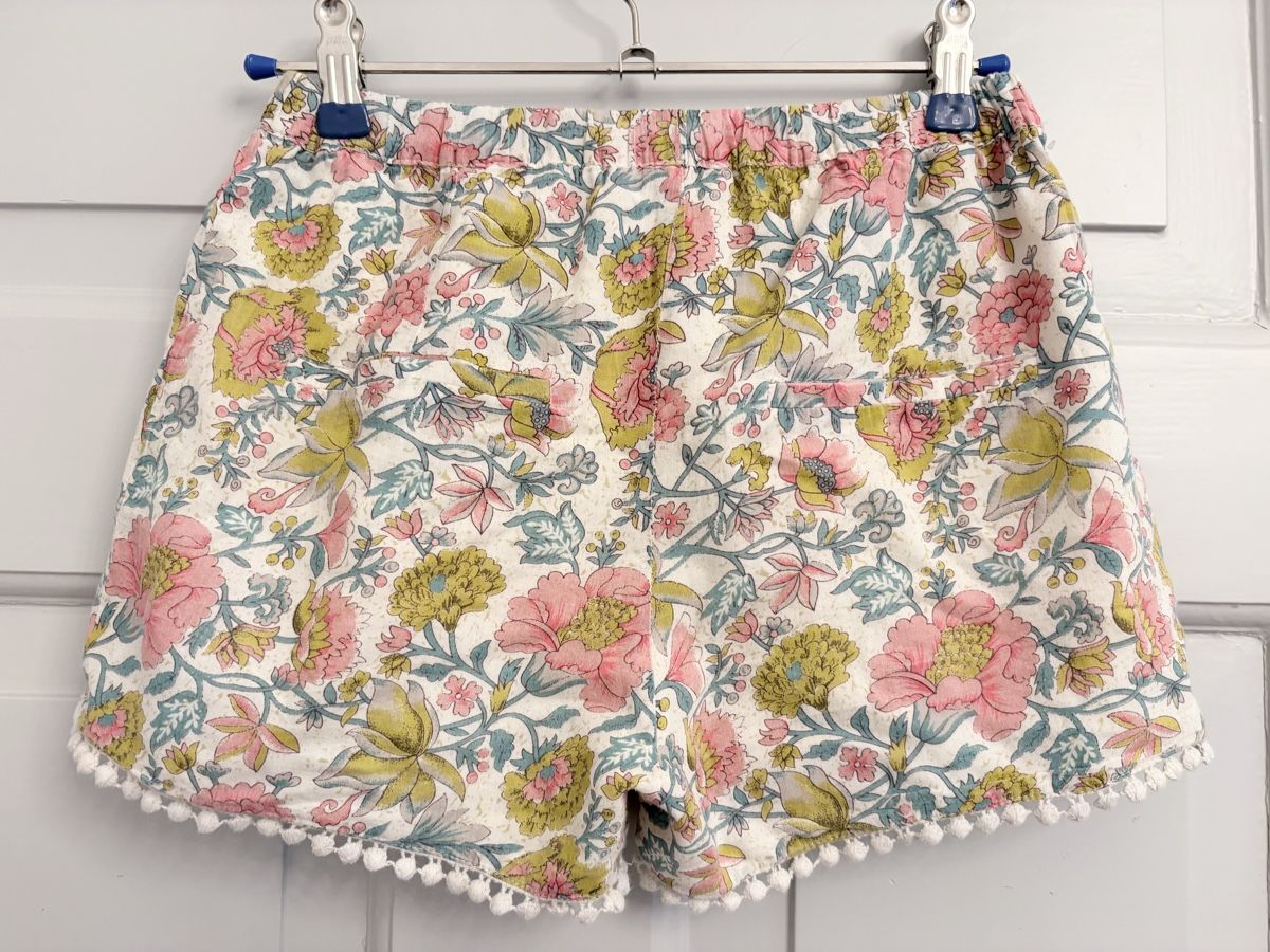 Pantaloni: Louise Misha, Shorts, 134 – Usato da Zürich venduto da Pokimoki_1 2