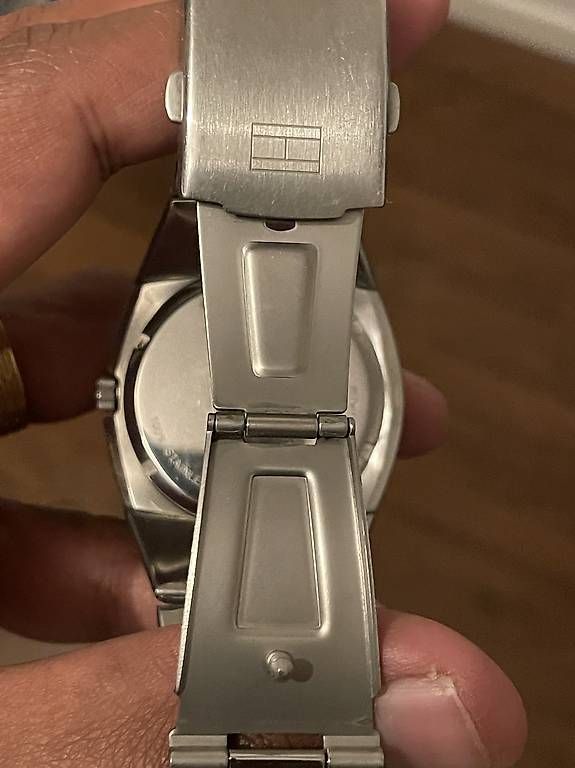 Uhren: Tommy Hilfiger Uhr Quarz – Gebraucht aus Fällanden von fai_n5tr 2