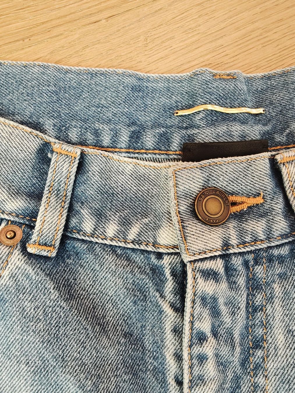 Saint Laurent Jeans: SAINT LAURENT Denim Shorts lang – Nuovo (secondo la descrizione) da Erlenbach ZH venduto da nlh 7