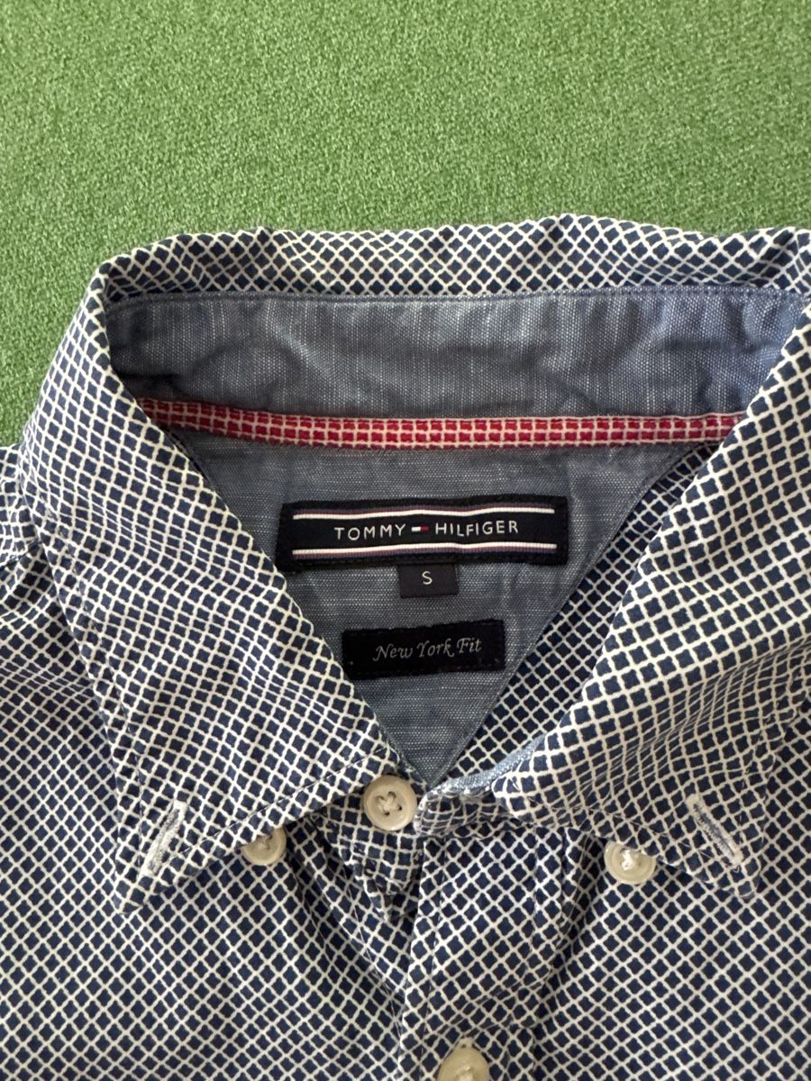 Tommy Hilfiger Camicie: Herrenhemden Gr. S, 3 Stück – Usato da embrach venduto da Spilz 1