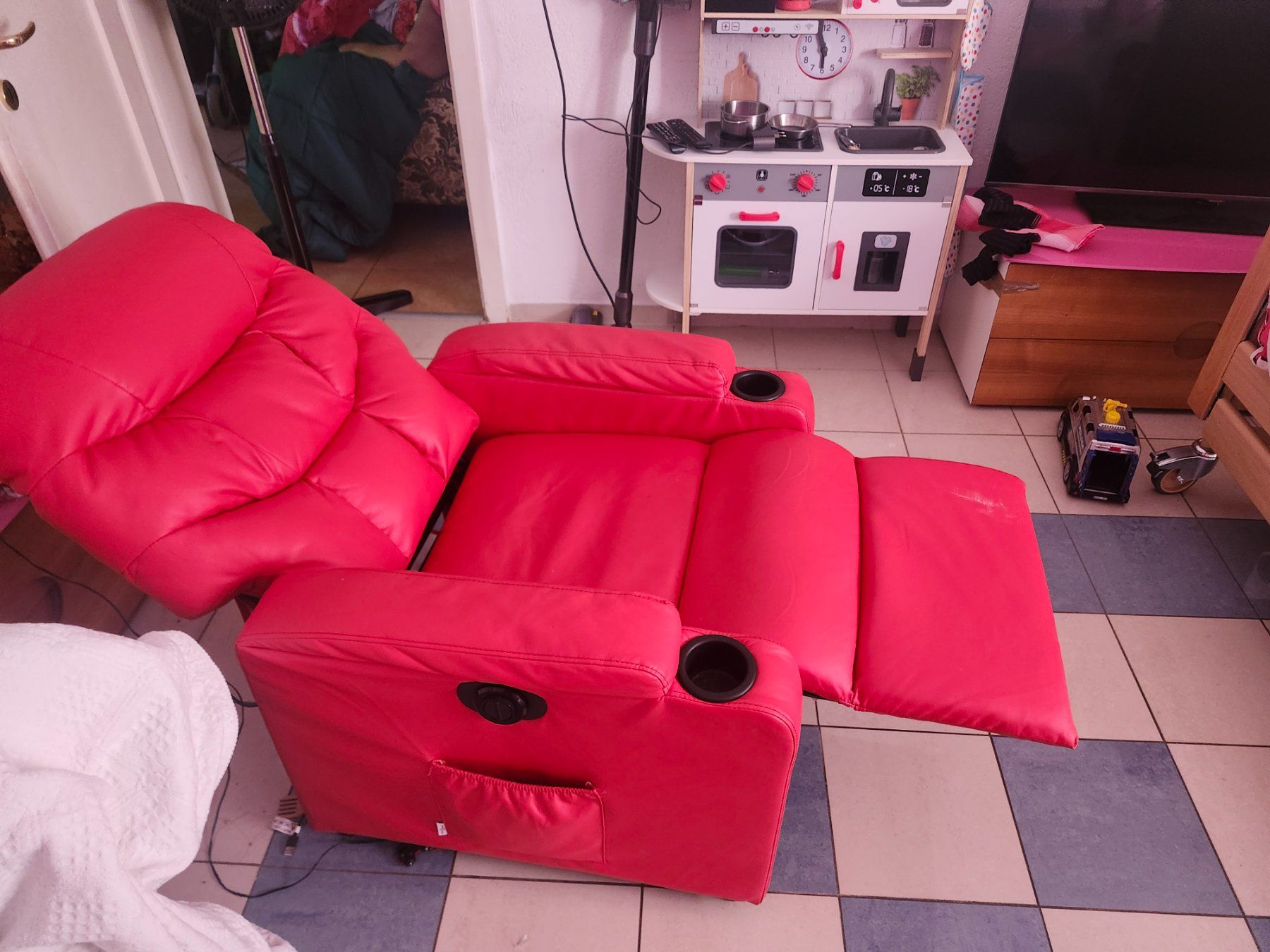 Vidaxl Sessel: Sessel Rot mit Becherhalter mit Massagefunktion – Gebraucht aus Suhr von cvolo123 1