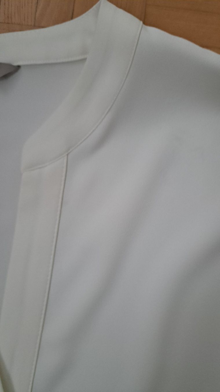 Blusen: weisse Bluse, Gr, 36, wie neu – Gebraucht aus Waldkirch von alwiwasg 2