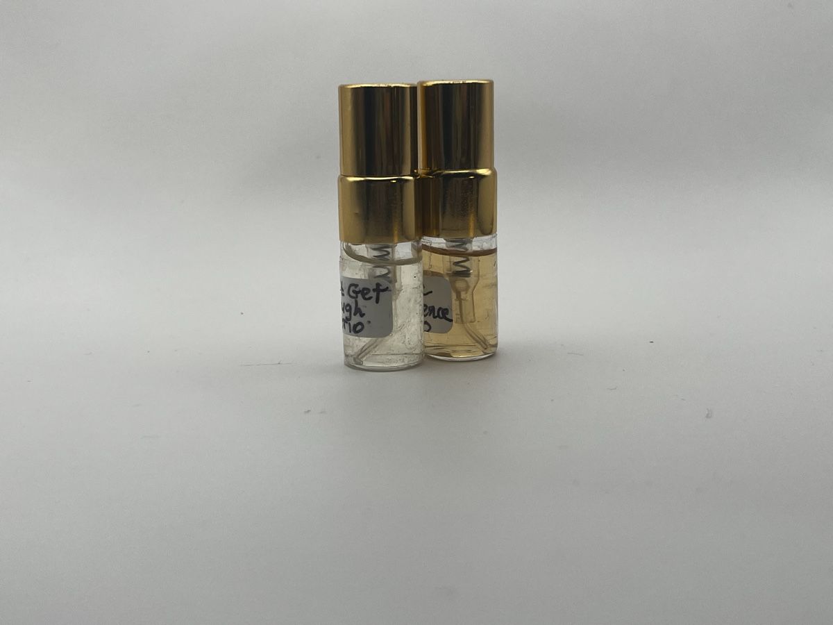 Initio Profumi & Eau de Toilette: NICHE - 2 x 2ml EDP by Initio  – Usato da Genève venduto da StaceyH